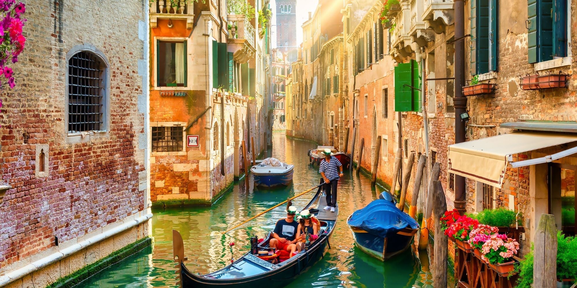 Italy Travel Essentials: Top 5 Must-Have Items - Zaca